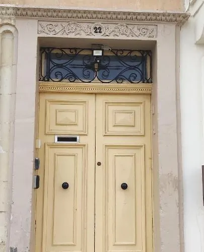 Apartamento Fac- Falcon's Nest By Vallettastay