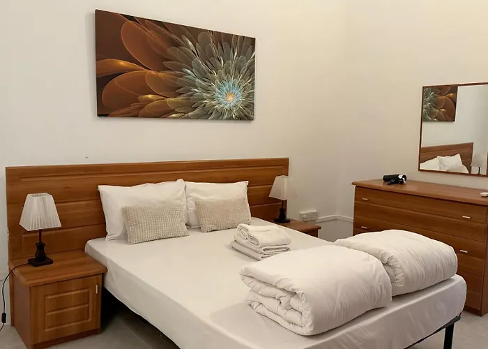 Fac- Falcon's Nest By Vallettastay * La Valeta