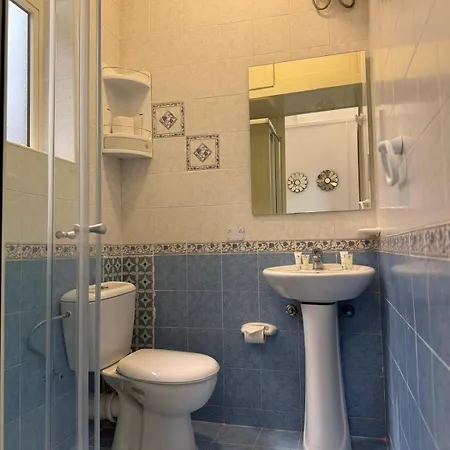 Apartment Fac- Falcon's Nest